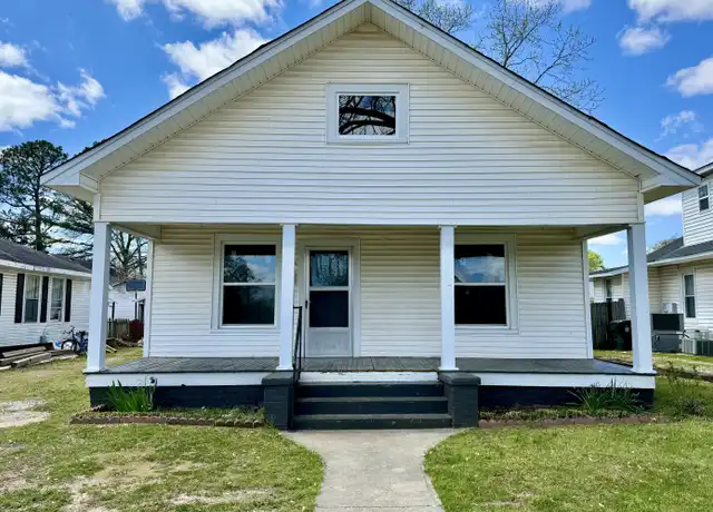 Property at 505 N Houston St, Athens, AL, 35611, 2 beds, 1 bath, [object Object]