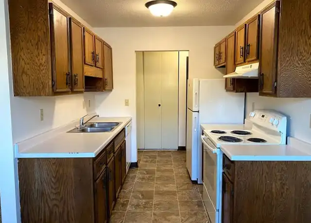 Property at 2302 17th St S Unit 102, Fargo, ND, 58103, 2 beds, 2 baths, [object Object]