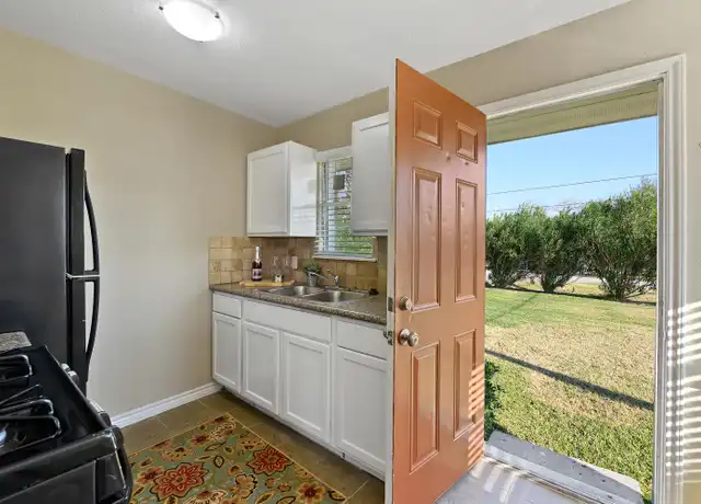 Property at 115 Arbor St Unit 5, Baytown, TX, 77520, 2 beds, 1 bath, [object Object]