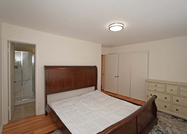 Photo of 580 Ivy Ct, Lake Forest, IL 60045