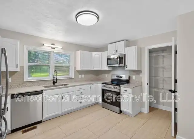 Property at 106 Keloy St, Spartanburg, SC, 29301, 3 beds, 2 baths, [object Object]