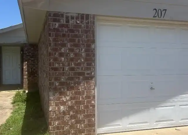 Property at 207 Windsor Way, Oklahoma City, OK, 73110, 2 beds, 2 baths, [object Object]