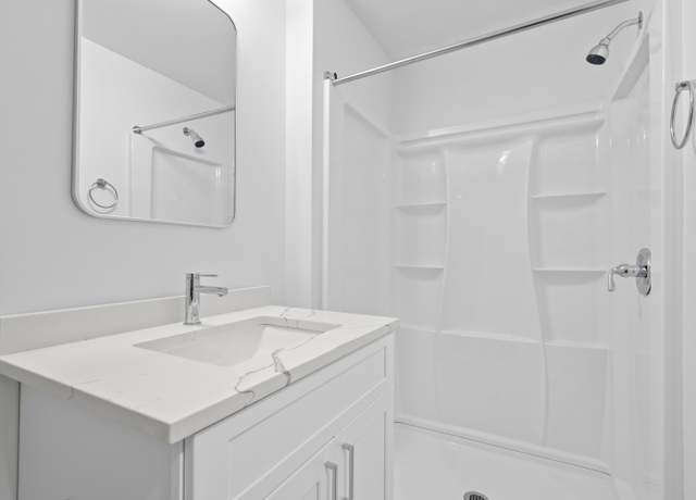 Photo of 158 Pleasant St, Leominster, MA 01453