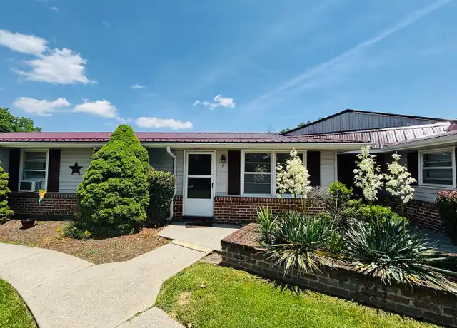 Property at 6490 Annie Akers Rd Unit 4, Fairlawn, VA, 24141, 2 beds, 1 bath, [object Object]