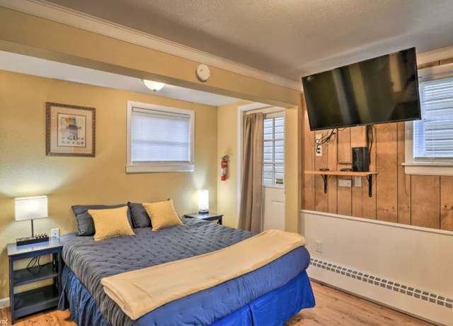 Photo of 1310 Medfra St, Anchorage, AK 99501