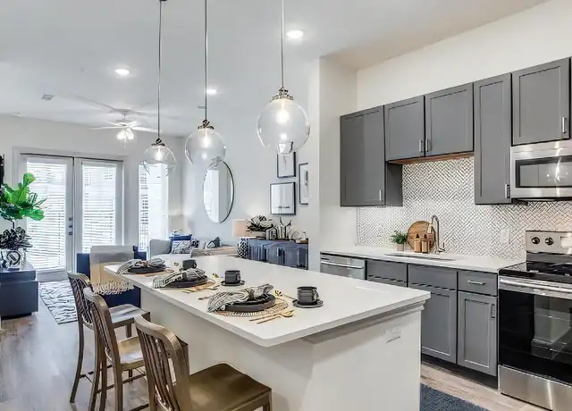Property at 2220 Pinegate, Houston, TX, 77008, 2 beds, 2 baths, [object Object]