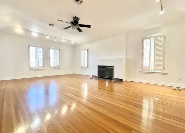 Property at 122 N Detroit St Unit 122A, Los Angeles, CA, 90036, 3 beds, 2 baths, [object Object]