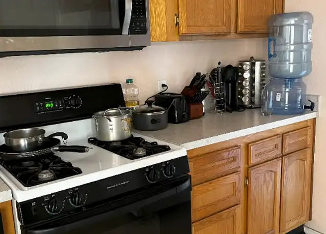 Property at 4965 Breanna Ln NE Unit 1-6, Salem, OR, 97305, 1 bed, 1 bath, [object Object]