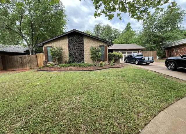 Property at 1213 Washington St, Edmond, OK, 73034, 3 beds, 2 baths, [object Object]