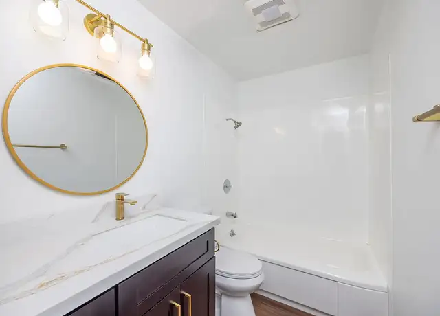 Photo of 2805 75th Pl SE, Mercer Island, WA 98040