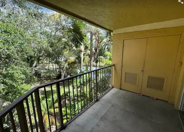 Property at 761 N Pine Island Rd, Plantation, FL, 33324, 3 beds, 2 baths, [object Object]