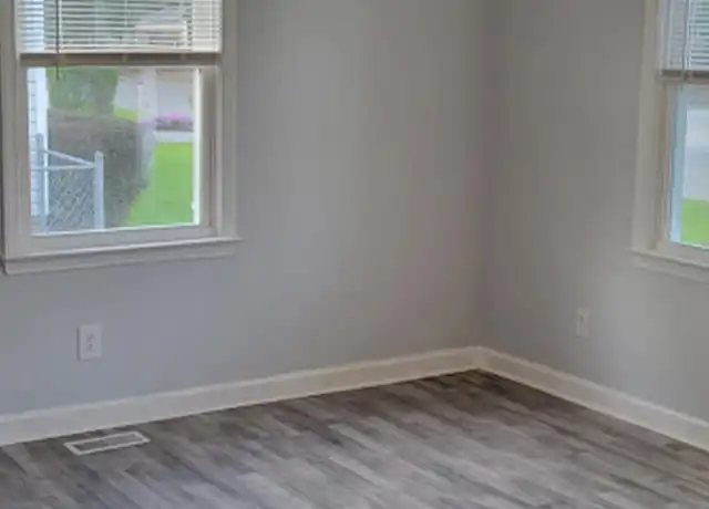 Property at 321 Nelson St, Rocky Mount, NC, 27803, 3 beds, 1 bath, [object Object]