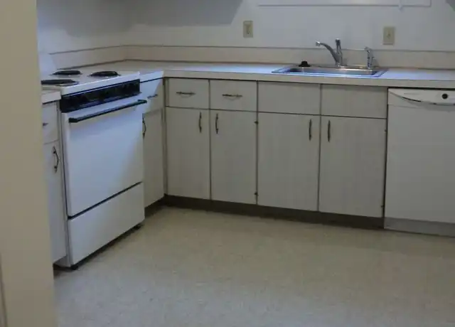 Property at 1605 Meadowbrook Dr Unit 1701 2, Syracuse, NY, 13224, 2 beds, 1 bath, [object Object]