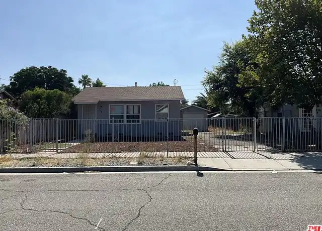 Property at 214 S Ramona St, Hemet, CA, 92543, 2 beds, 3 baths, [object Object]