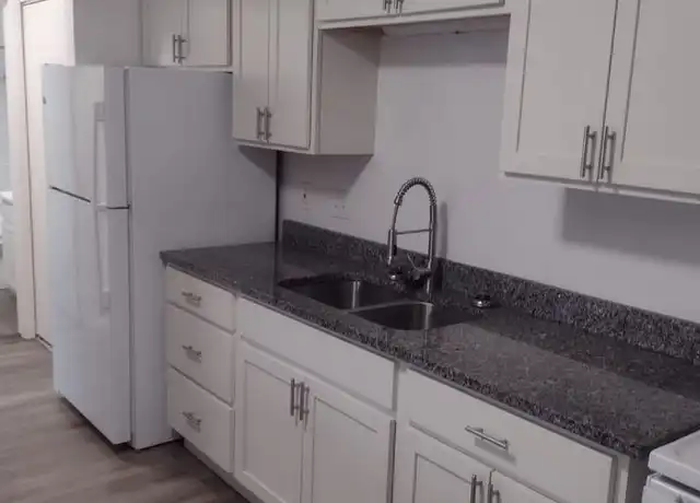 Property at 1012 S Byrne Rd Apt 32, Toledo, OH, 43609, 1 bed, 1 bath, [object Object]