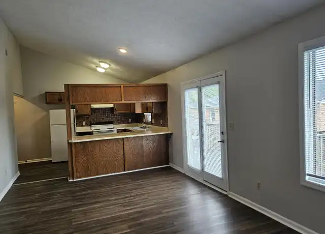 Property at 1655 Foxhaven Dr Unit 209, Richmond, KY, 40475, 2 beds, 1 bath, [object Object]