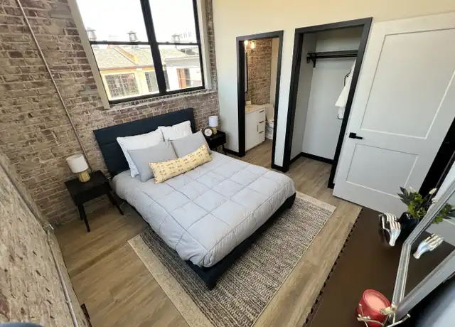Property at 207 Saint Louis St, Edwardsville, IL, 62025, 1 bed, 1 bath, [object Object]
