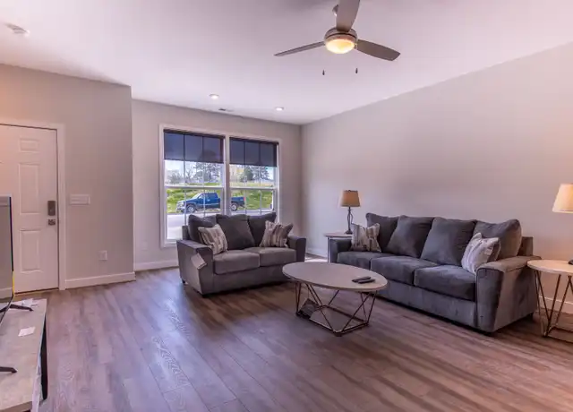 Property at 407 Franklin St, South Hill, VA, 23970, 2 beds, 2.5 baths, [object Object]