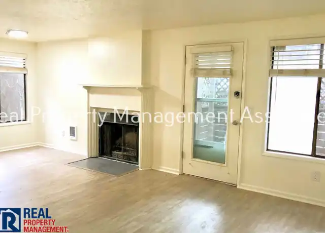 Property at 7081 SW Montauk Cir, Lake Oswego, OR, 97035, 2 beds, 1 bath, [object Object]