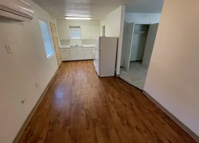 Property at 3014 22nd St Unit B, Lubbock, TX, 79410, 1 bed, 1 bath, [object Object]