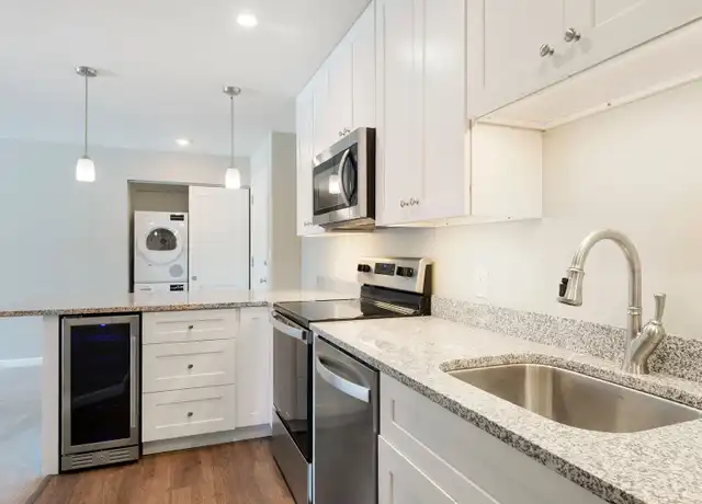 Property at Minnetonka Edgewater - 4177 Shoreline Dr, Spring Park, MN, 55384, 1 bed, 1 bath, [object Object]