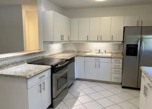 Property at 220 NE 18th Ave #2, Pompano Beach, FL, 33060, 2 beds, 1 bath, [object Object]