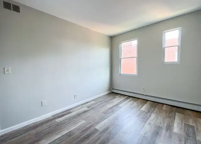 Property at 418-420 Garden St Unit 420-3, Hartford, CT, 06112, 2 beds, 1 bath, [object Object]