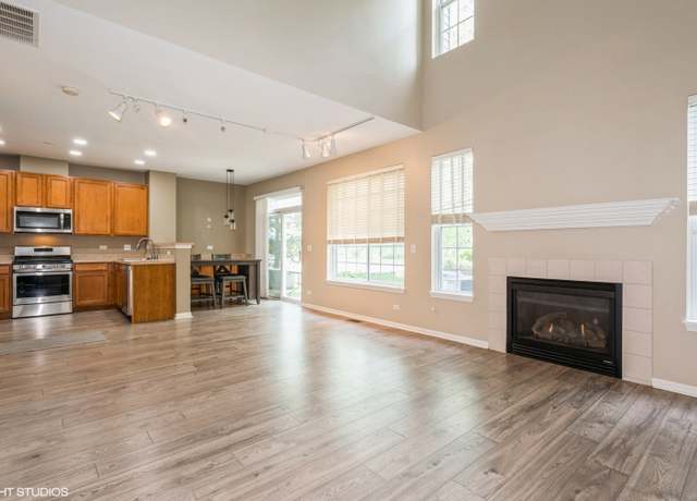Photo of 2115 Pembridge Dr #2115, Lake in the Hills, IL 60156