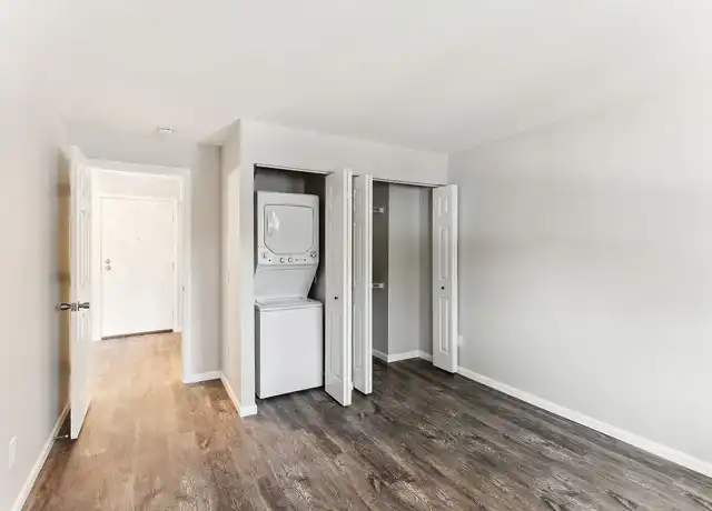 Property at Country Meadows Apartments - 6822 Schroeder Rd, Madison, WI, 53711, 0-1 beds, 1 bath, [object Object]