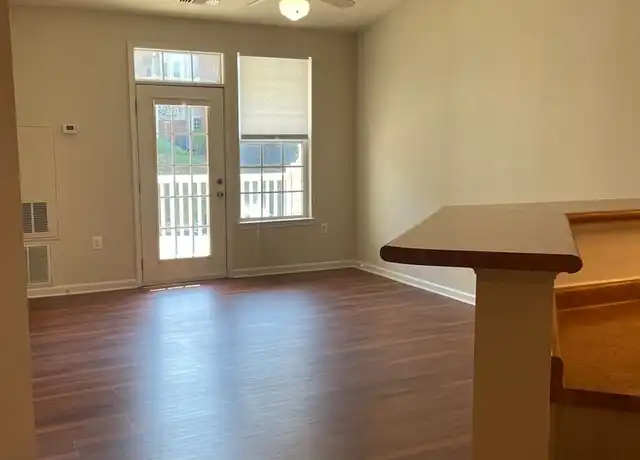 Property at 1035 Weybridge Ct #301, Charlottesville, VA, 22911, 1 bed, 1 bath, [object Object]