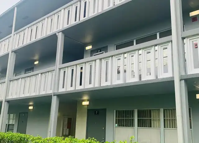 Property at 7 Suffolk a, Boca Raton, FL, 33434, 1 bed, 1 bath, [object Object]