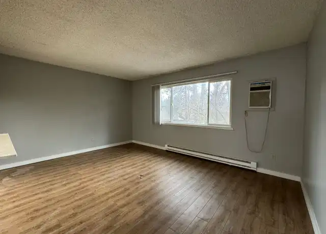 Property at 1015 S Walnut Pl, Spokane, WA, 99204, 1 bed, 1 bath, [object Object]