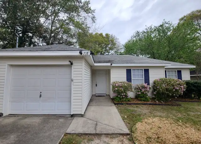 Property at 718 Lee Ave, Crestview, FL, 32539, 3 beds, 2 baths, [object Object]