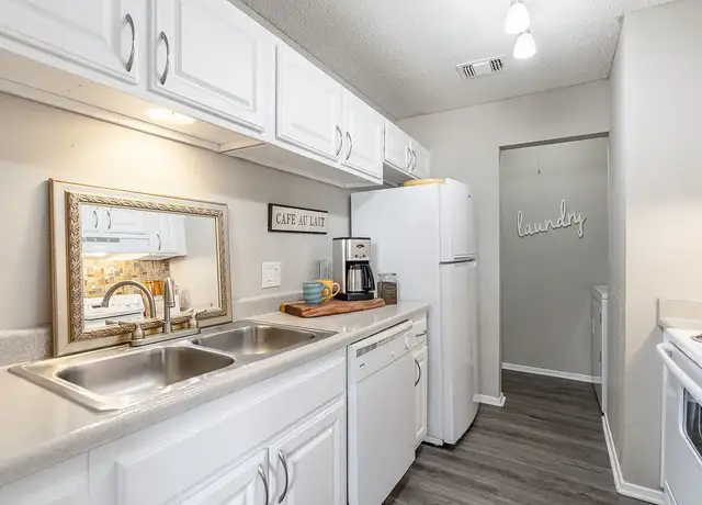 Photo of 951 Turner Rd, Grapevine, TX 76051
