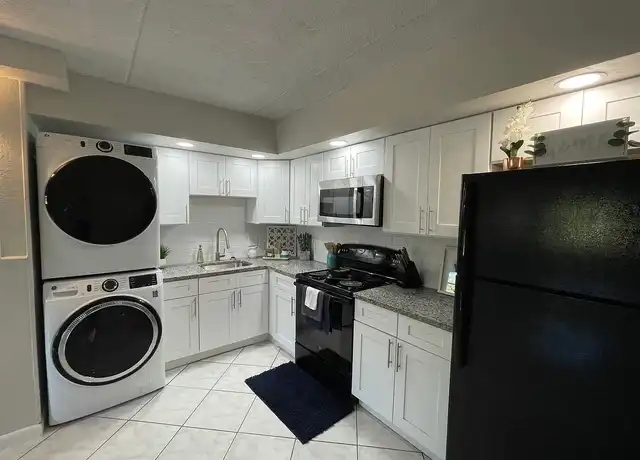 Property at Park On Central - 1701 N Central Ave, Kissimmee, FL, 34741, 1 bed, 1 bath, [object Object]