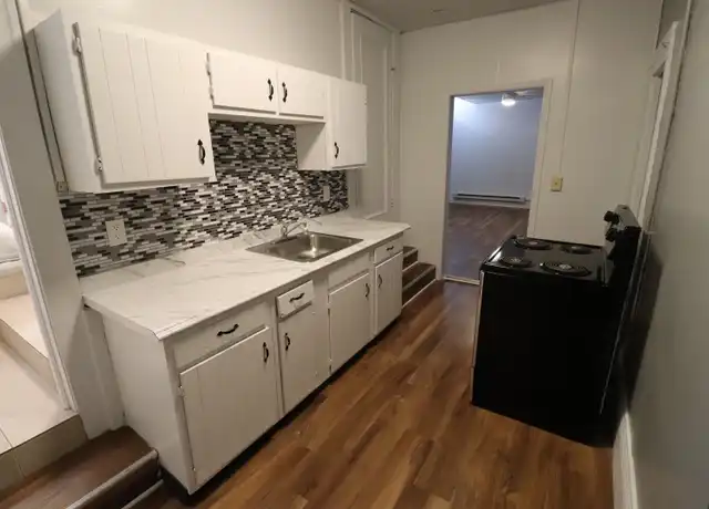 Property at 253 Alexander St Unit B4, Rochester, NY, 14607, 1 bed, 1 bath, [object Object]