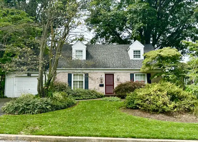 Property at 255 N Jackson St, Strasburg, PA, 17579, 4 beds, 2 baths, [object Object]