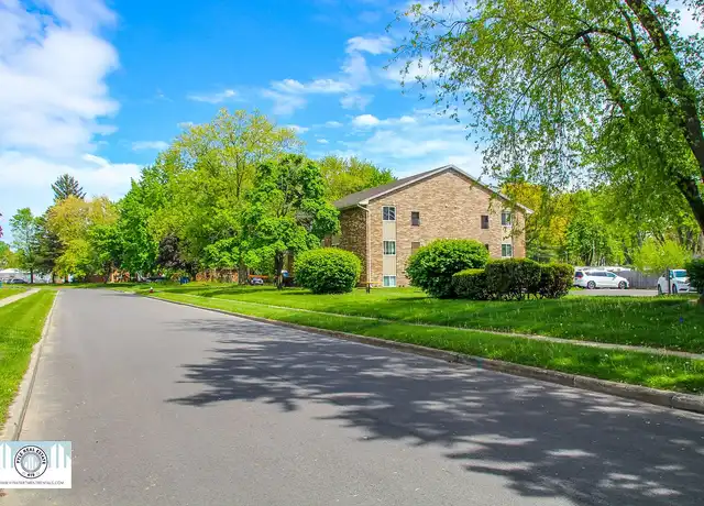 Property at Hidden Village Square Apartments - 2820 Eldora Dr, Toledo, OH, 43613, 1 bed, 1 bath, [object Object]