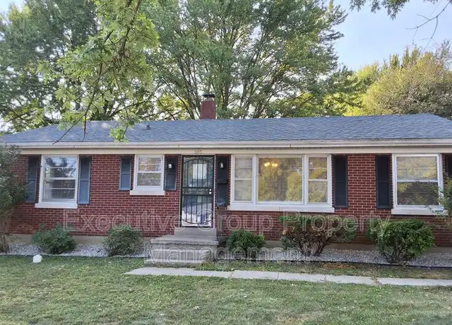 Property at 323 Sycamore St, Elizabethtown, KY, 42701, 3 beds, 2 baths, [object Object]