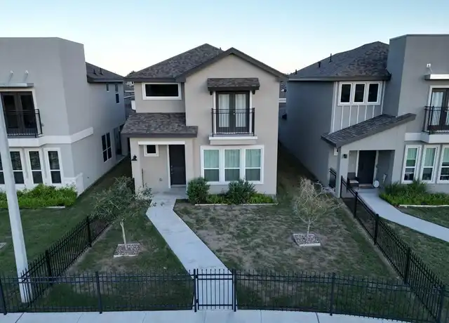 Property at 10213 N 14th St, McAllen, TX, 78504, 3 beds, 2.5 baths, [object Object]