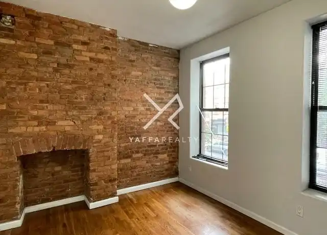 Property at 181 Graham Ave, Brooklyn, NY, 11206, 2 beds, 1 bath, [object Object]