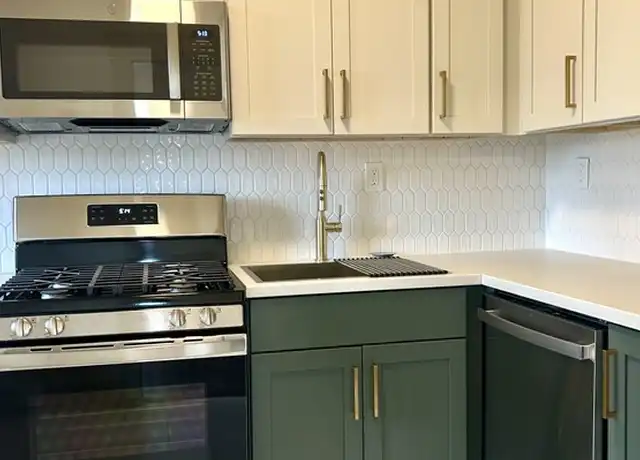 Property at 2750 Broadway Ave Unit 5, South Hills, PA, 15216, 3 beds, 1 bath, [object Object]