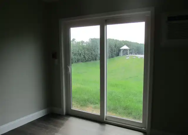 Property at Newbury Apartment Homes - 116 Newbury Hollow Ln, Syracuse, NY, 13210, 1-2 bed, 1 bath, [object Object]
