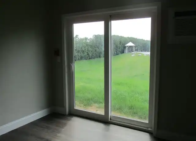 Property at Newbury Apartment Homes - 116 Newbury Hollow Ln, Syracuse, NY, 13210, 1-2 bed, 1 bath, [object Object]