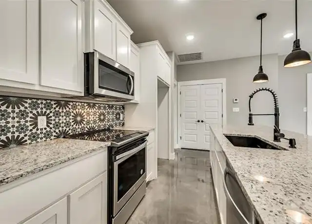 Property at 417 E Nelson St, Denison, TX, 75021, 3 beds, 2 baths, [object Object]