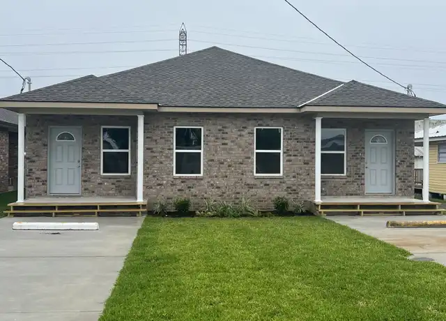 Property at 5125 Oak Dr, Marrero, LA, 70072, 3 beds, 2 baths, [object Object]