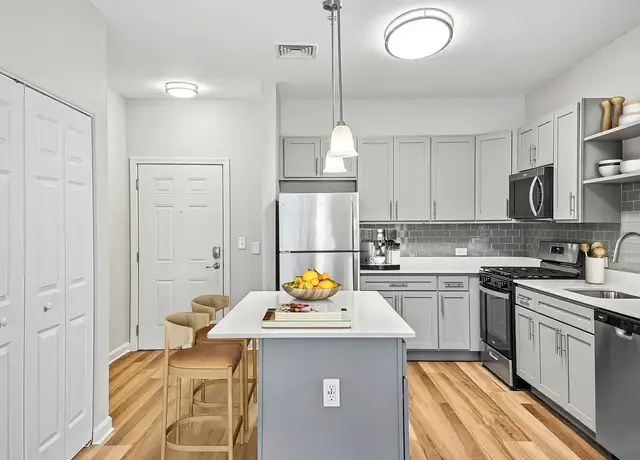 Photo of 1 Nathan Pratt Dr, Concord, MA 01742