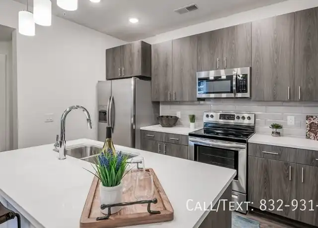 Property at 9090 Creekside Forest Dr Unit CPR1, The Woodlands, TX, 77375, 2 beds, 2 baths, [object Object]
