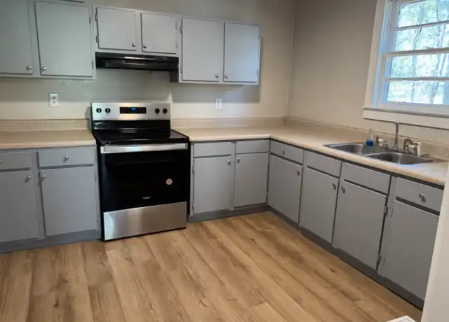 Property at 101 Ellis St SW, Milledgeville, GA, 31061, 3 beds, 2 baths, [object Object]