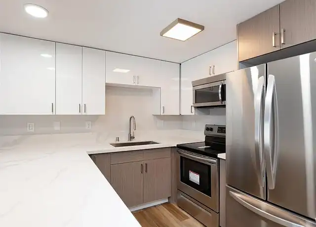 Property at 2106 Manhattan Beach Blvd, Redondo Beach, CA, 90278, 2 beds, 1.5 baths, [object Object]